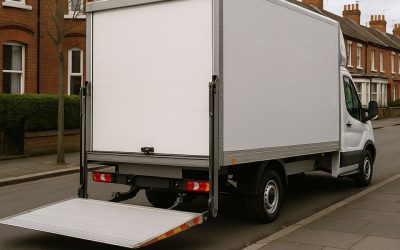 How a Tail-Lift Fleet Enhances Same-Day UK Parcel Delivery